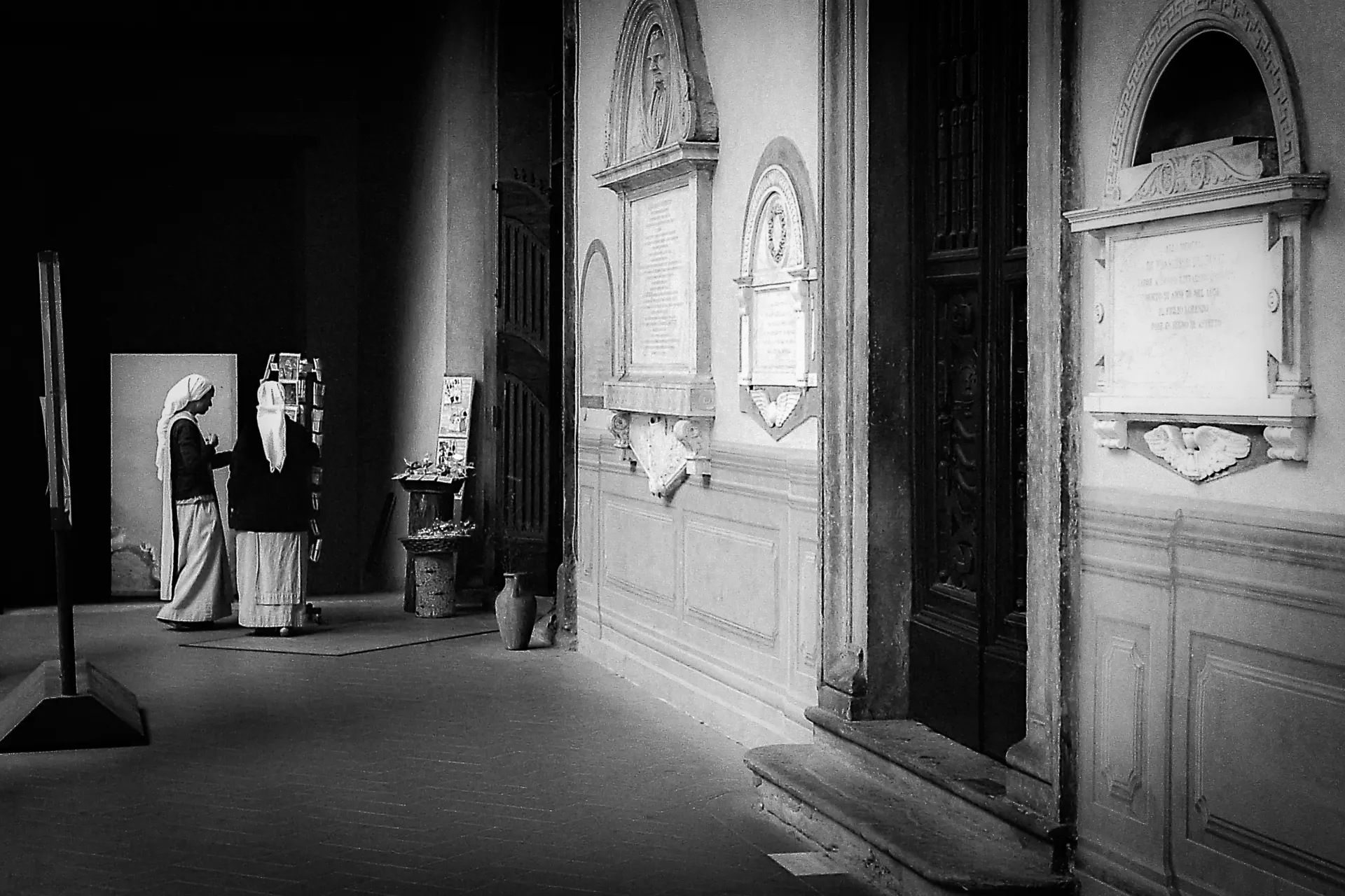Black and White – Digilog